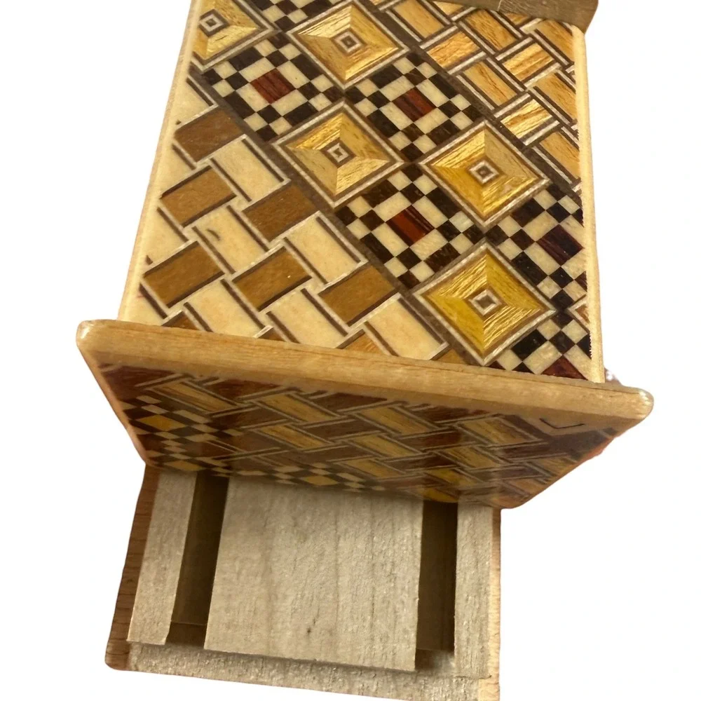 Vintage Japanese‎ Yosegi Puzzle Box Wooden Marquetry Intricate Geometric Design